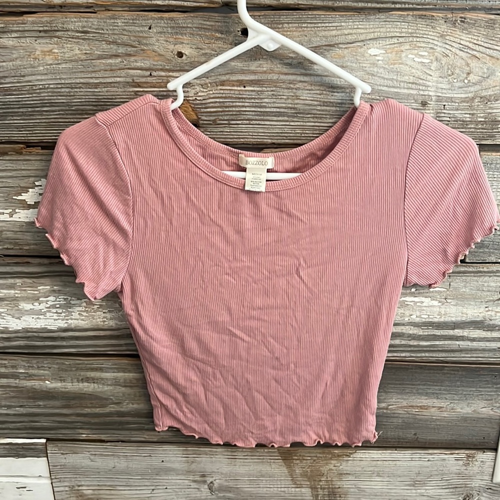 Pink ribbed crop top with ruffles